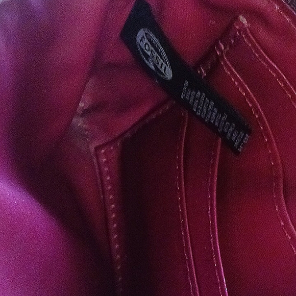 Fossil Wristlet /  holds up to 4 cards ♥️ - Picture 3 of 3